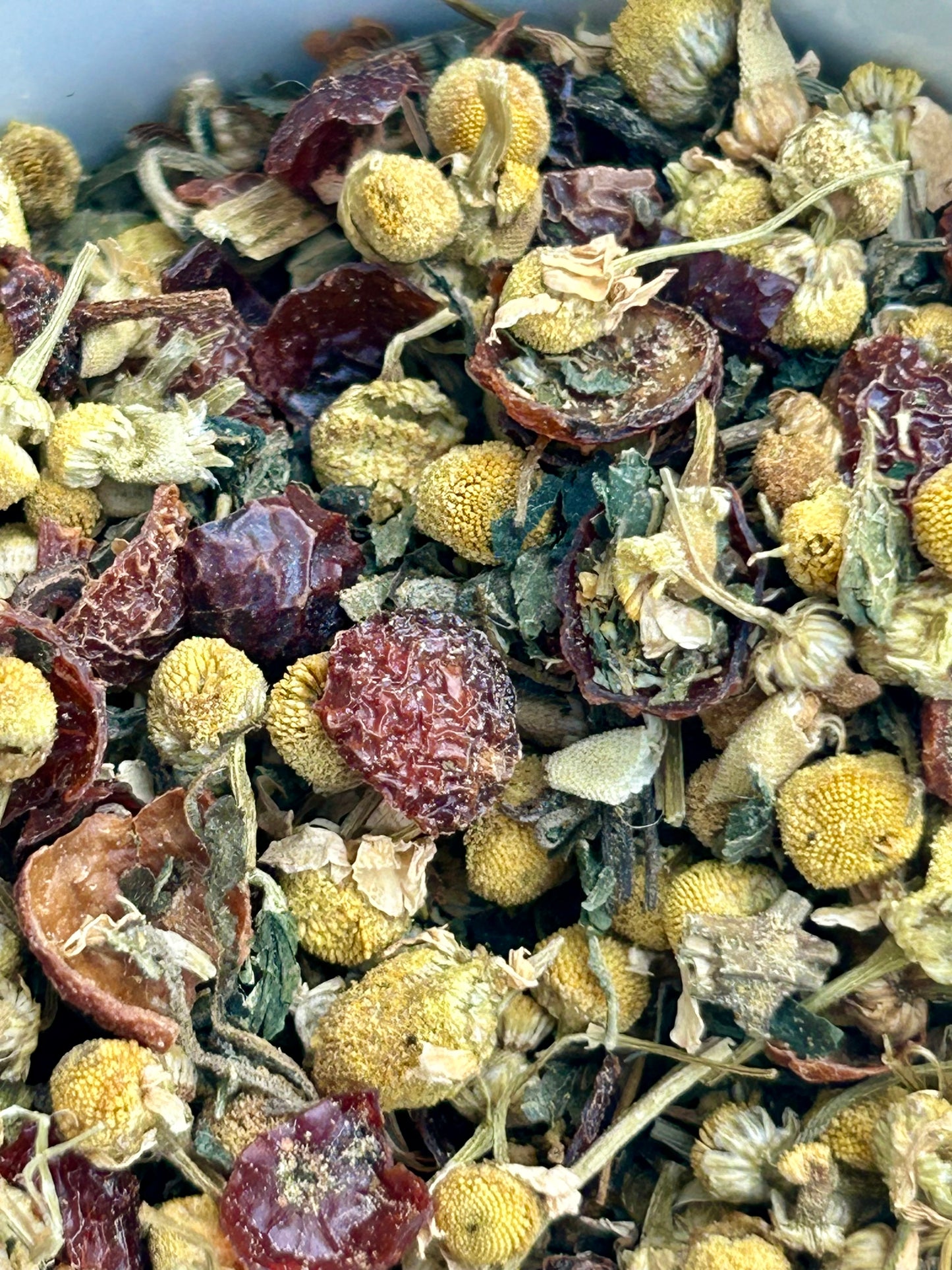 Tea Lovers Sampler with fine mesh tea Accessories